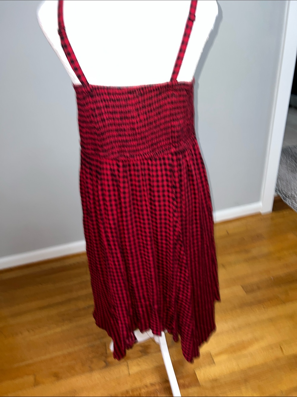 Torrid Red & Black Gingham Smocked Hankie Hem Dress W/ Pockets Size 1 / 1X - Picture 6 of 11